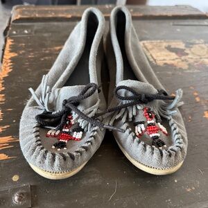 Minnetonka Thunderbird Suede Kilty Moccasins Blue Size 9